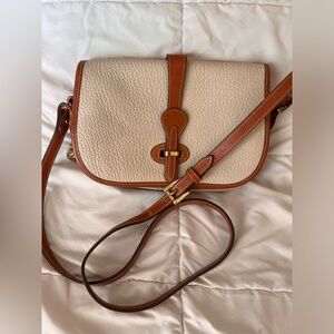 Vintage Dooney & Bourke shoulder bag.